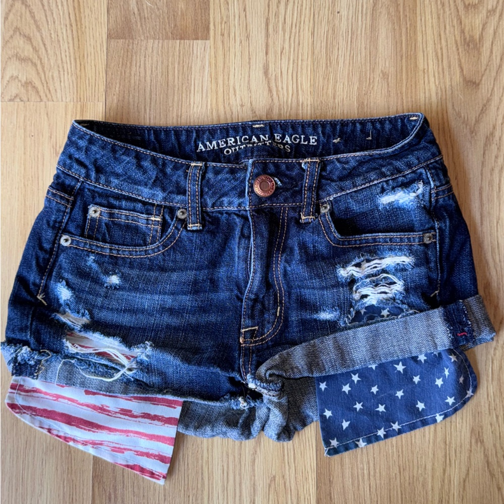 American Eagle Outfitters Dark Blue Distressed Shorts size 00 Americana flag